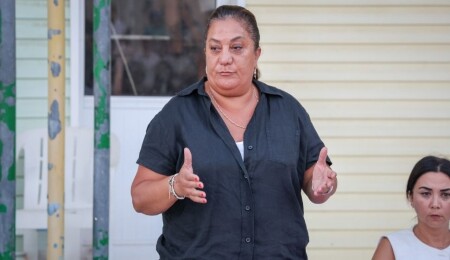 Manavoğlu’ndan Arıklı’ya tepki: Nefret söylemi tadında ayar çekmelerden vazgeç, topluma iyi örnek ol