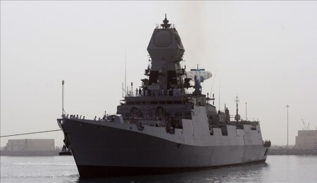 Hindistan savaş gemisi INS Trikand, Limasol’da ortak tatbikat için demirledi