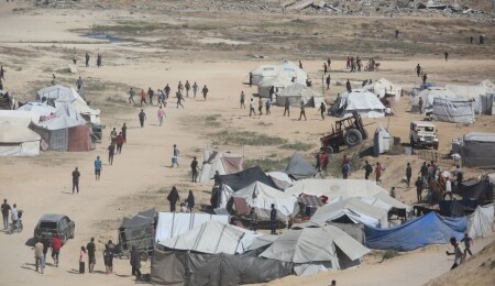 Israel Weighs Steps as Hostage Standoff Strains Gaza Deal