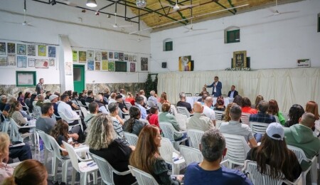 Erhürman: Diplomasiyi, bilim insanları, sporcular, sanatçılar, dernekler ile birlikte yürüteceğiz