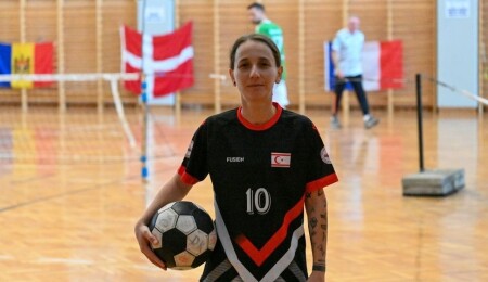 Ayşe Mullacuma Avrupa finalinde, erkek futbol tenisi takımı mağlup