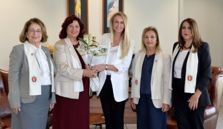 Nilden Bektaş Erhürman'a, Kadınlar Birliği yetkililerinden fahri üyelik