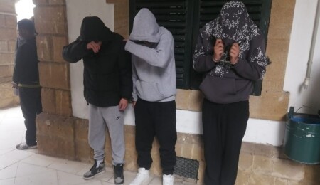 Araçta uyuşturucu madde ithamı; zanlılar 3 gün tutuklu