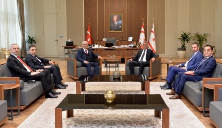 Cumhurbaşkanı Erhürman, Türk ve Kıbrıs Türk Kızılayı heyetini kabul etti