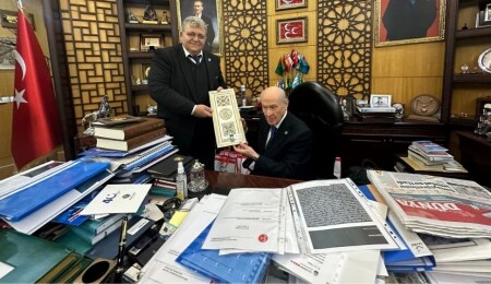 Vakıflar İdaresi Genel Müdürü Mustafa Tümer, MHP lideri Bahçeli ile vakıfların rolünü görüştü