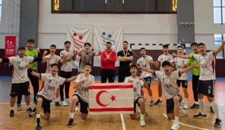 Hala Sultan İlahiyat Koleji hentbol takımı, Yıldızlar Türkiye Finallerinde çeyrek finale yükseldi