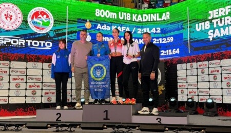 Genç atlet Ada Kafa'dan büyük bir başarı daha! 800 metrede U-18 Türkiye şampiyonu