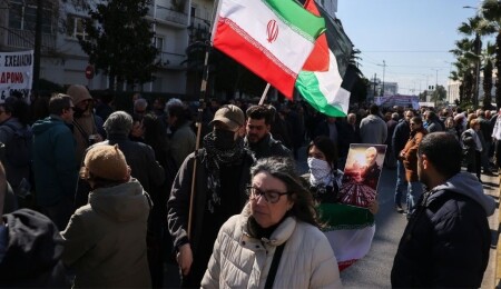 Atina’da ABD ve İsrail’e İran protestosu