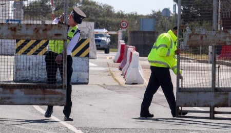 İngiltere Savunma Bakanı'nın ziyareti sırasında Ağrotur'da önlem nedeniyle alarm çaldı