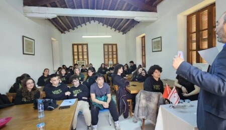 Başaran Düzgün, Kıbrıslı Türklerin tarihini edebiyatla ele aldı