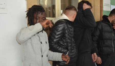 Uyuşturucu davasında 2 zanlı teminatla serbest, evinde yüklü uyuşturucu bulunan Jumbo cezaevine