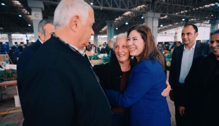 Sıla Usar İncirli, Mağusa’da vatandaşlarla bayramlaştı