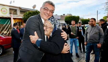 Tufan Erhürman Girne'de halkla buluştu: Her türlü iyi niyetli yaklaşıma devam edeceğiz