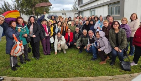 DAÜ  60+ İleri Yaş Gelişim / Tazelenme Üniversitesi öğrencileri kampüsü yeşillendirdi