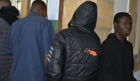 Uzun süredir izinsiz ikamet ettiği tespit edilen 3 zanlı mahkemeye çıkarıldı: 1 gün tutukuluk