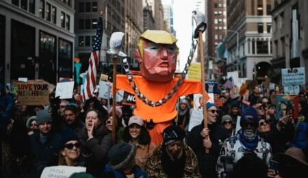 ABD’de milyonlar “Krallara hayır” diyerek sokağa çıktı