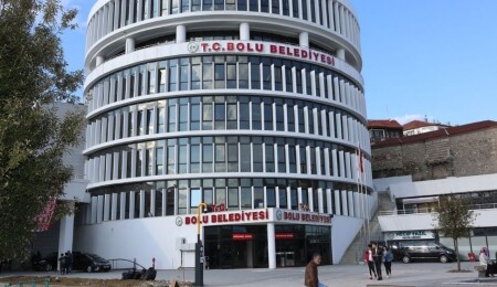 Bolu Belediyesi soruşturması: Başkan yardımcısı ve meclis üyesi gözaltına alındı