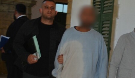 Üvey kardeşine ve evine saldırdı, cezaevine gönderildi