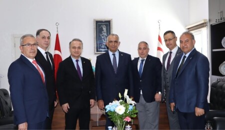 Nazım Çavuşoğlu Türk Eğitim Derneği heyetini kabul etti