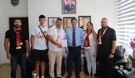 KKTC Galatasaraylılar Derneği, Erhan Arıklı'yı "Şampiyonluk Balosu"na davet etti