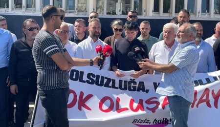 Trade Unions Protest In Front Of Prime Ministry: “No To Corruption, Poverty And Collapse”
