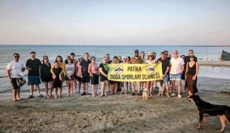 “Doğaya Dokun, İz Bırakma” etkinliğinde sahil temizliği yapıldı