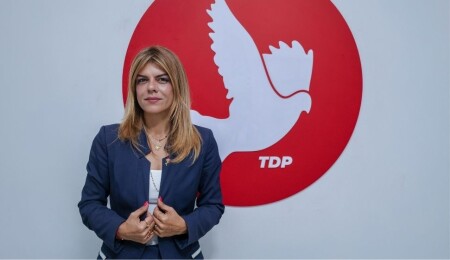 Ayşe Öztabay: Asgari ücret insanca yaşamı karşılamıyor