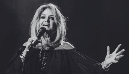 Efsanevi şarkıcı Bonnie Tyler hayatını kaybetti
