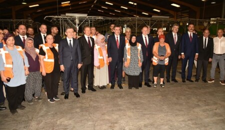 Cevdet Yılmaz, Güzelyurt Soğuk Hava Deposu Entegre Tesisleri'nde incelemelerde bulundu