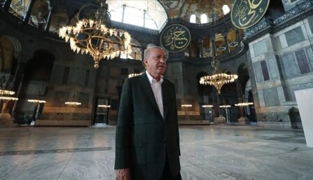 Erdoğan'dan Ayasofya açıklaması: İnşallah ebediyete kadar semalarımızı ezan sesleriyle süsleyecek