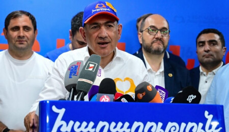 Ermenistan'da Nikol Paşinyan yeniden başbakan olarak atandı