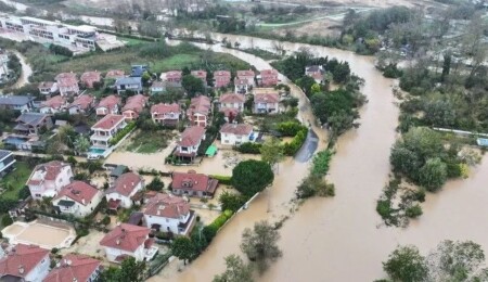 Istanbul Flood Toll Hits Seven as Search Ends