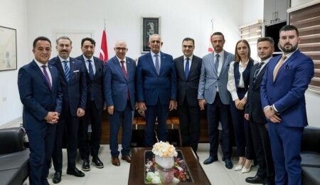 Nazım Çavuşoğlu, Türk Kızılay heyetini kabul etti: Kızılay güvenin ve dayanışmanın karşılığıdır