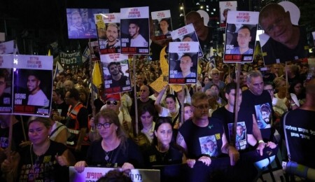 İsrail'de, Gazze protestoları; eski Genelkurmay Başkanı Halutz: Bu çılgınca savaşı durdurun