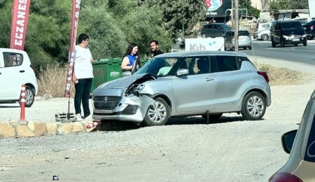 Çatalköy’de Chamada Prestige Hotel kavşağında trafik kazası: Ciddi yaralanma yok