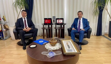 Dışişleri Bakanı Ertuğruloğlu, Dünya Türk Gençler Birliği Başkanı Ersin Güzel’i kabul etti