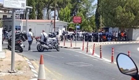 Motosikletli eylemciler, geçiş noktalarında eylem yaptı