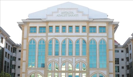 Antalya Büyükşehir Belediyesi'ne "rüşvet" operasyonu: 17 şüpheli gözaltında