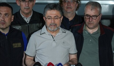 Türkiye Tarım ve Orman Bakanı Yumaklı: Yangın soğutma çabaları ve müdahaleler sürüyor
