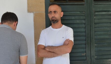 Kendisinin olmayan evi satmak için sahte belge hazırlamakla itham edilen zanlı 2 gün tutuklu!