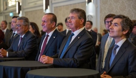 Başbakan Üstel: Londra–Ercan uçuş tarifesi turizme büyük katkı sağlayacak!