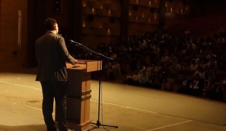 Özbilgehan: Gençler siyasete değil siyasi partilere ilgisiz; Kongre bunun en somut kanıtı oldu