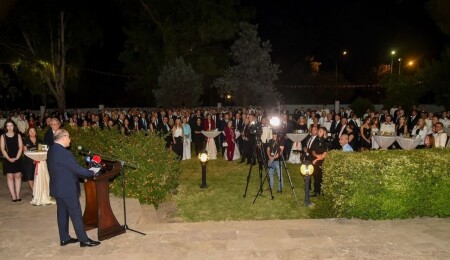 30 Ağustos Zafer Bayramı dolayısıyla Türkiye'nin Lefkoşa Büyükelçiliği bahçesinde resepsiyon düzenlendi