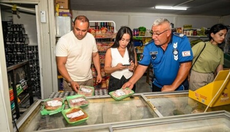 Gönyeli-Alayköy Belediyesi, gıda üretim yerlerine yönelik gece denetimlerini sürdürüyor