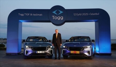 Türkiye Cumhurbaşkanı Erdoğan’a yeni model Togg T10F hediye edildi