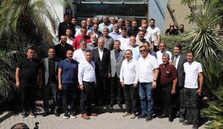 Hataylı iş insanlarından Tatar’a destek: Yaklaşık 30 bin Hataylı var, her açıklama tümümüzü kapsamaz