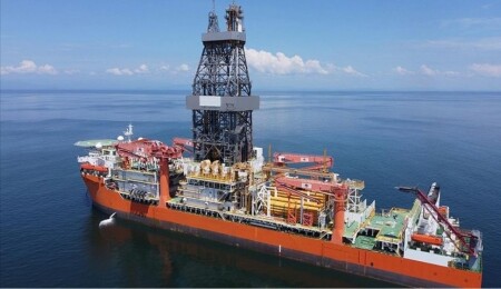 Türkiye'nin yeni sondaj gemisi Mersin açıklarına demirledi