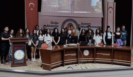 DAÜ Halkla İlişkiler ve Reklamcılık Bölümü öğrencilerinden “Bir milletin doğuşu anısına” film gösterimi