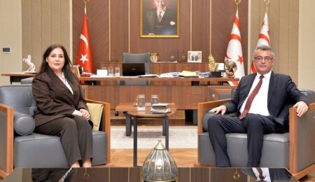 Cumhurbaşkanı Erhürman, KKTC Londra Temsilcisi Mullahasan’ı kabul etti