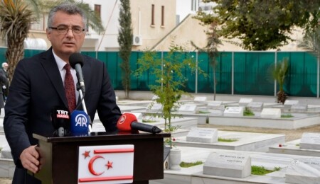 Erhürman: Ayvasıl’da yaşananlar “kahramanlık” olarak sunulamaz; burada yatanlar tamamen savunmasızdı